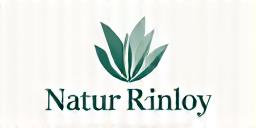 Logo von 'Natur Reinheit', ein klares, minimalistisches Design mit einem Tropfen oder einem zarten Blütenblatt, um Natürlichkeit und Reinheit zu betonen.